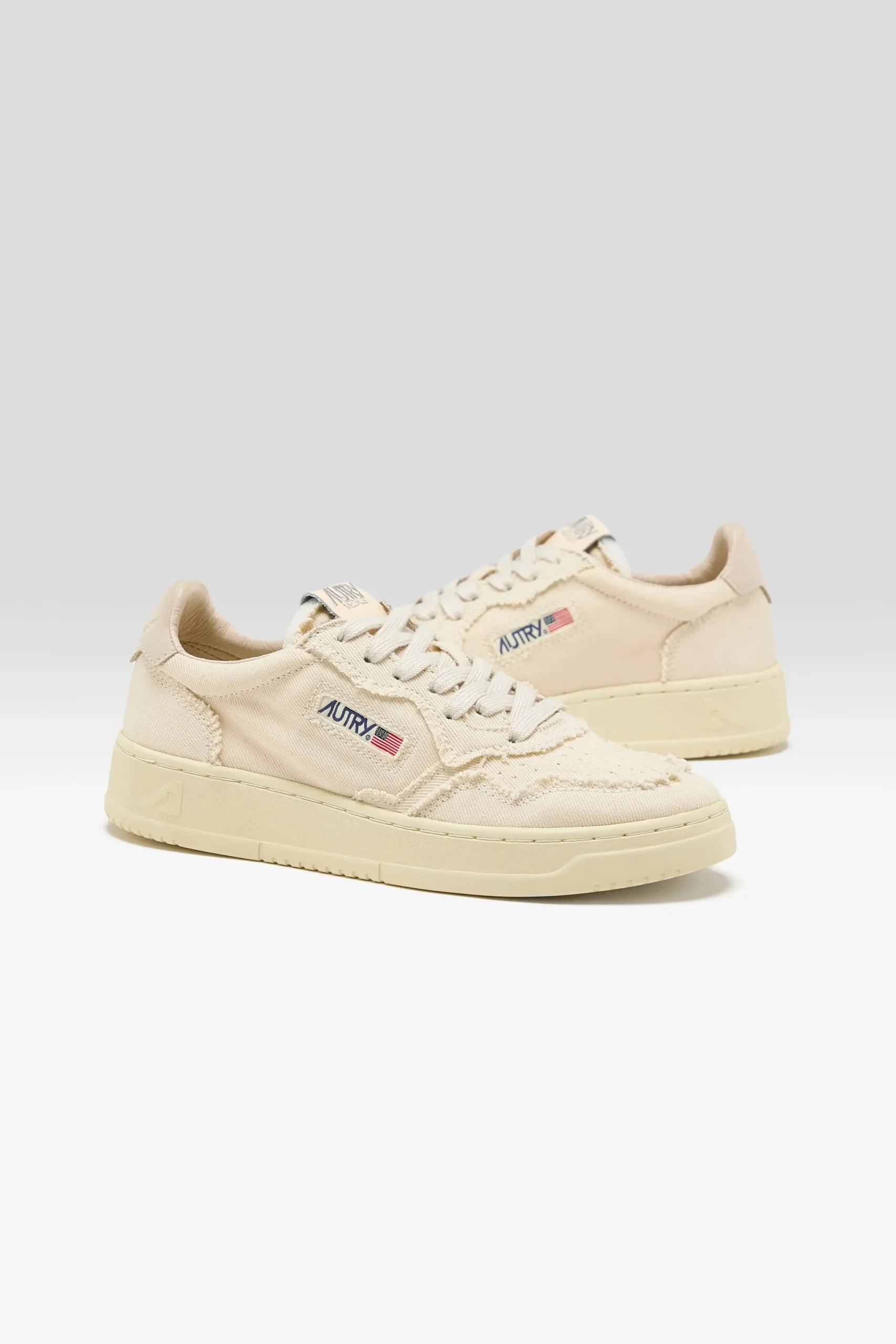 autry_medalist_low_for_wo_2.webp Autry Medalist Low for Women