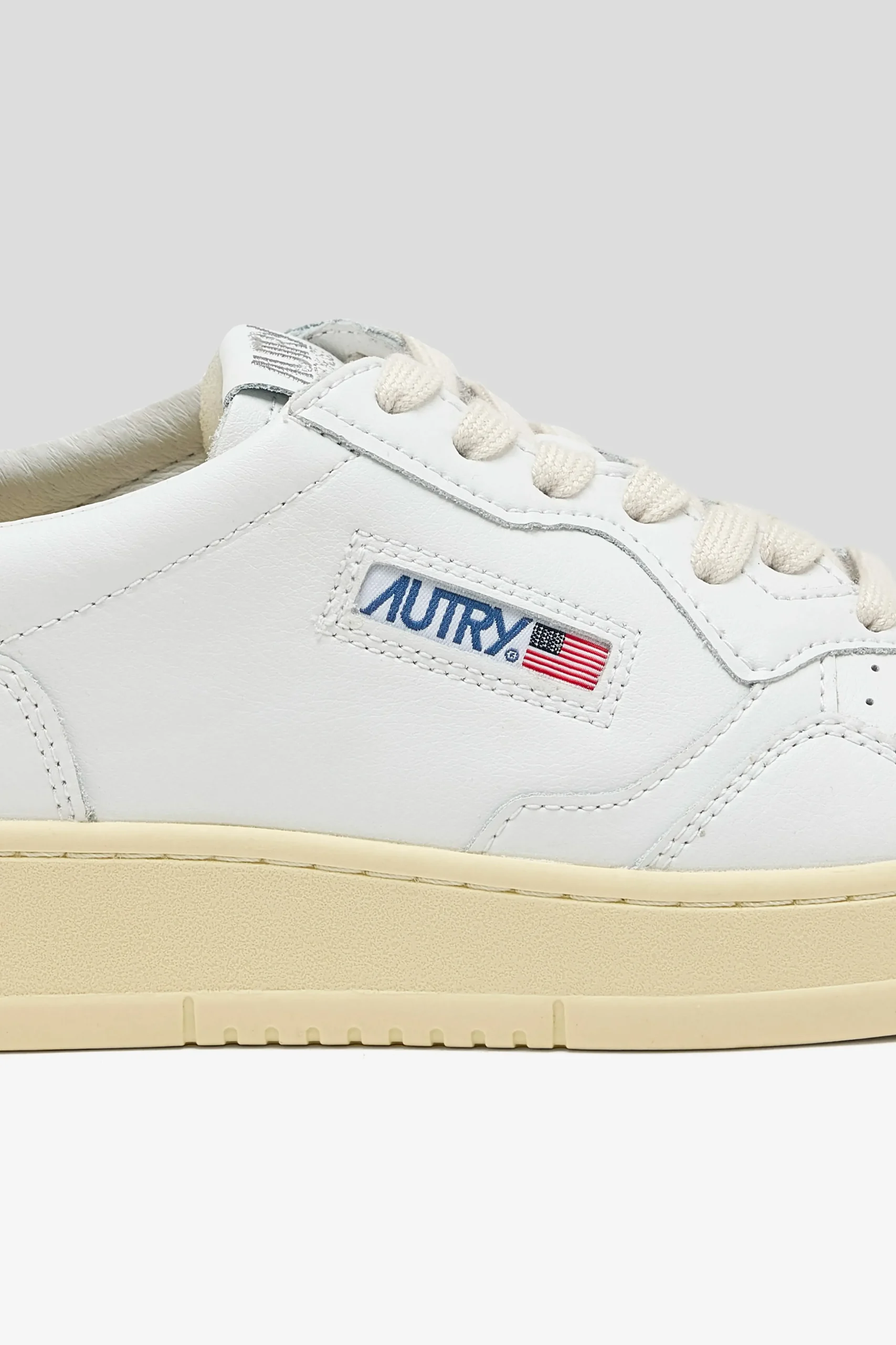 autry_medalist_low_for_wo_4-1.webp Autry Medalist Low for Women