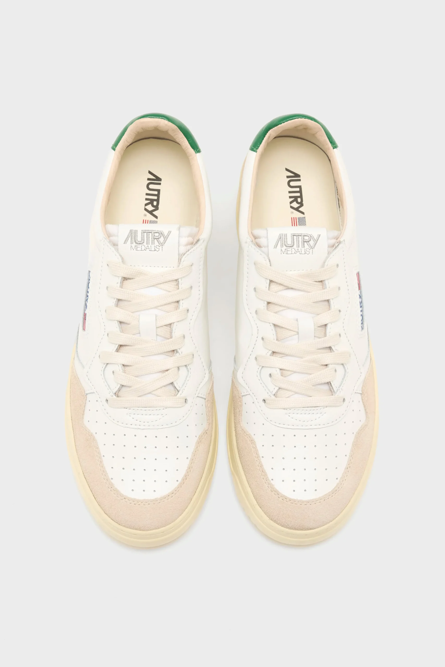 autry_medalist_low_voor_m_3-4.webp Autry Medalist Low voor Mannen