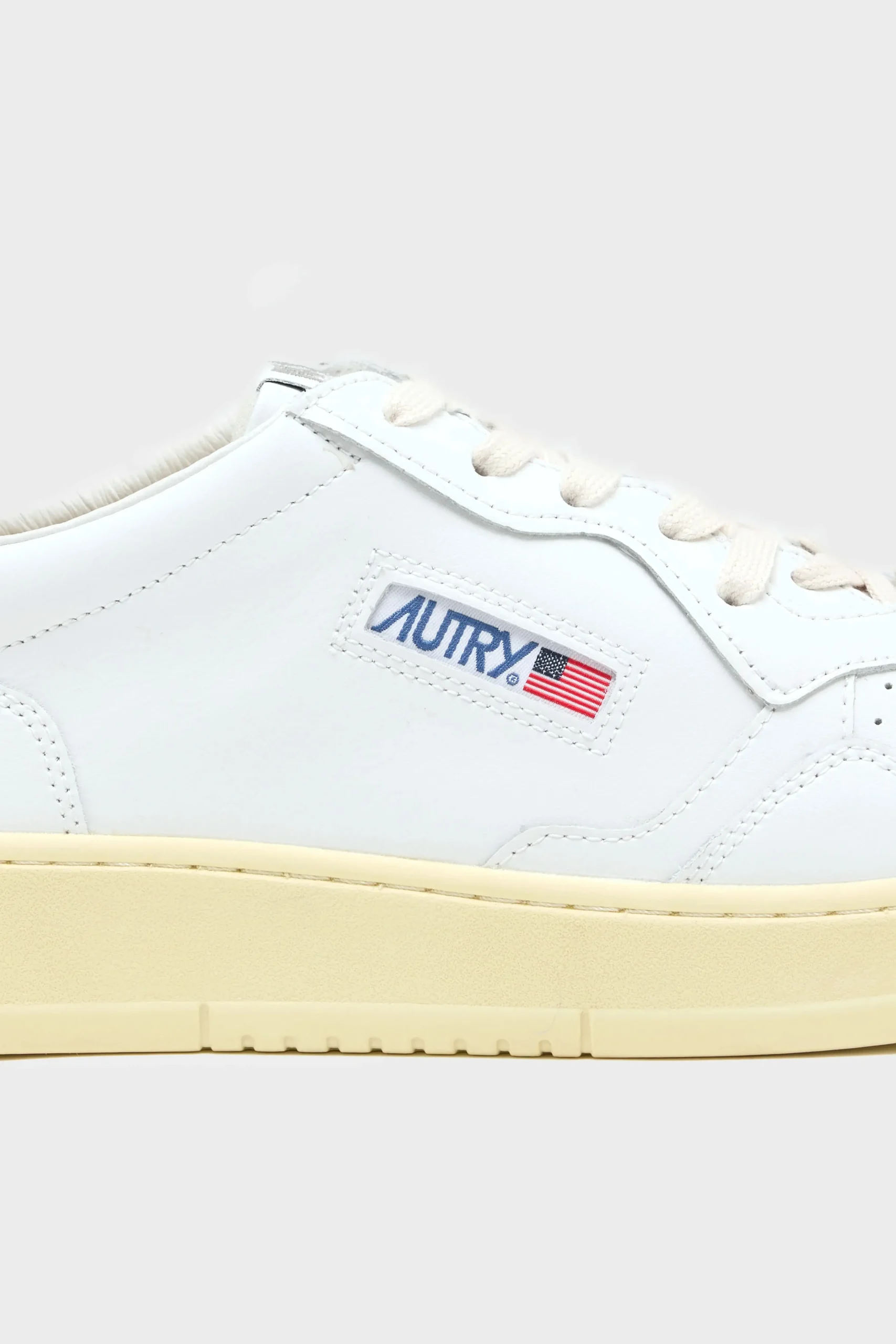 autry_medalist_low_voor_m_4-6.webp Autry Medalist Low voor Mannen