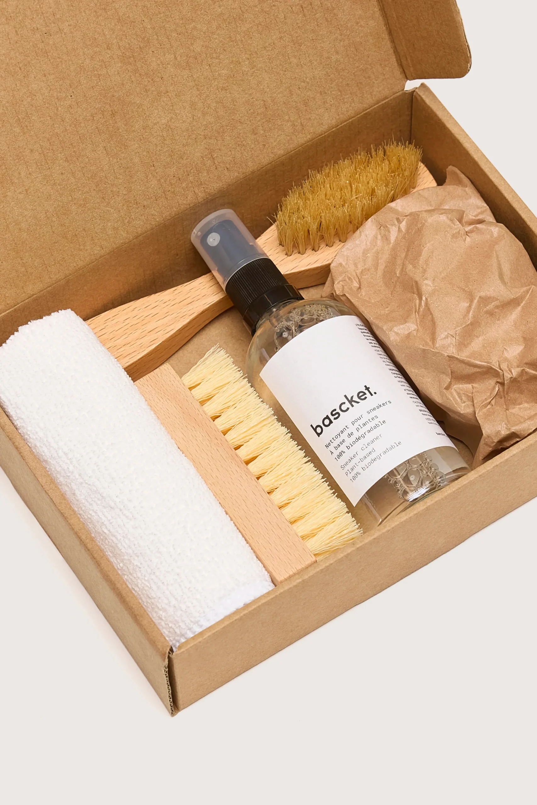 bascket_bslessentialkit_2.webp Bascket prof sneaker care BASCKET BSLESSENTIALKIT