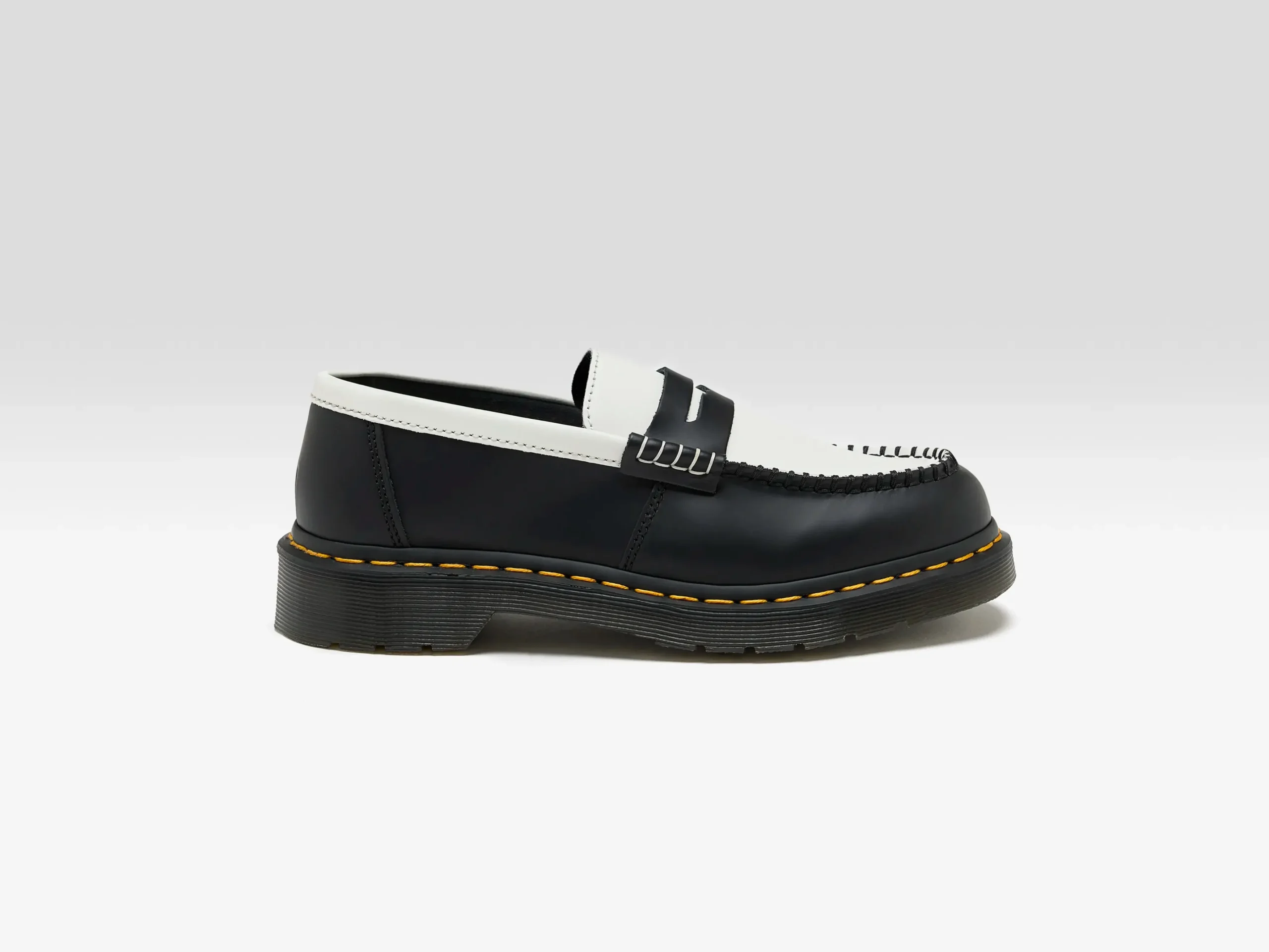 dr_martens_penton_twotone_0.webp Dr martens DR. MARTENS Penton Two-Tone Smooth Leather Loafers