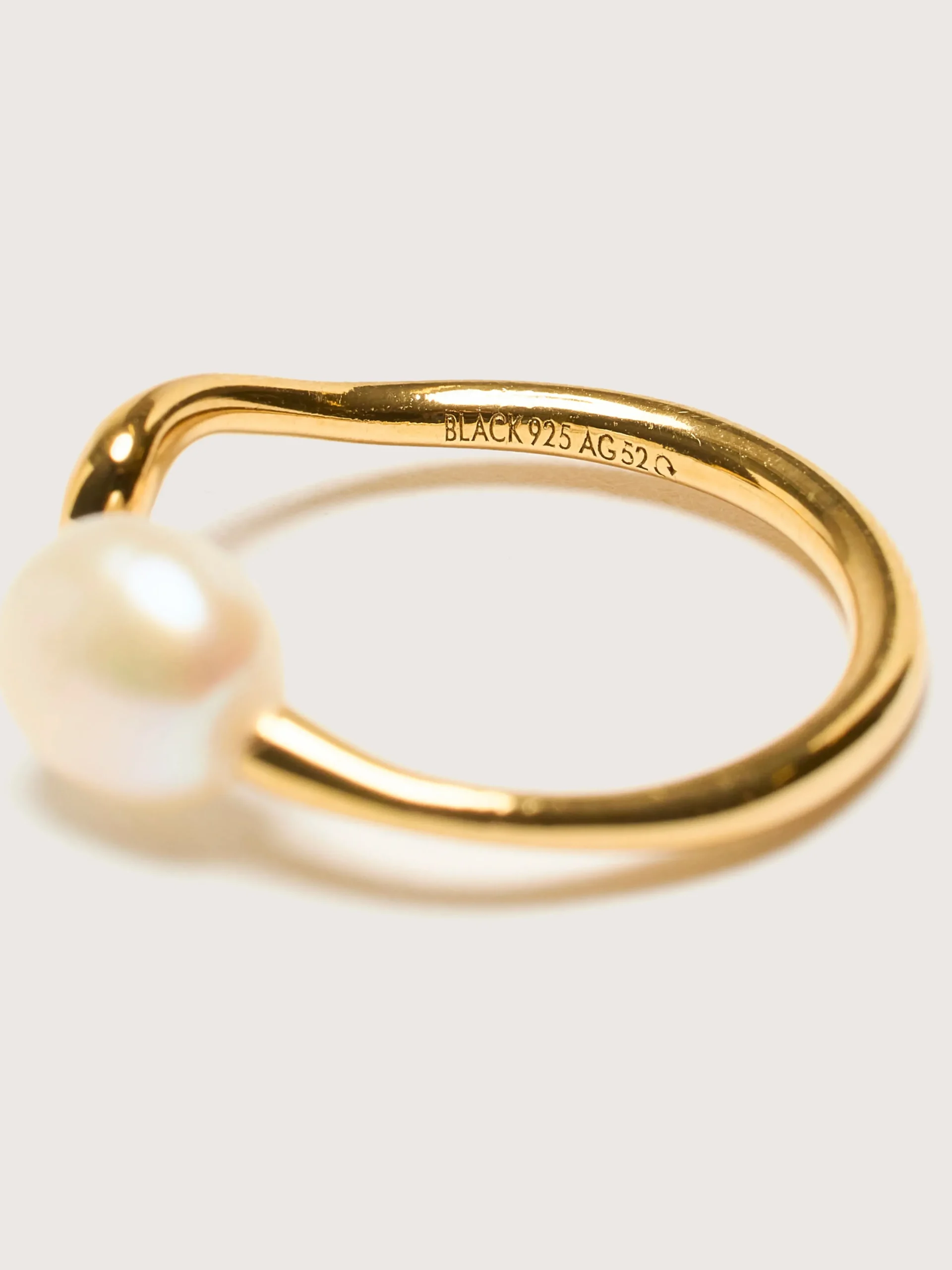 maria_black_moonshine_rin_3.webp Maria black Moonshine Ring