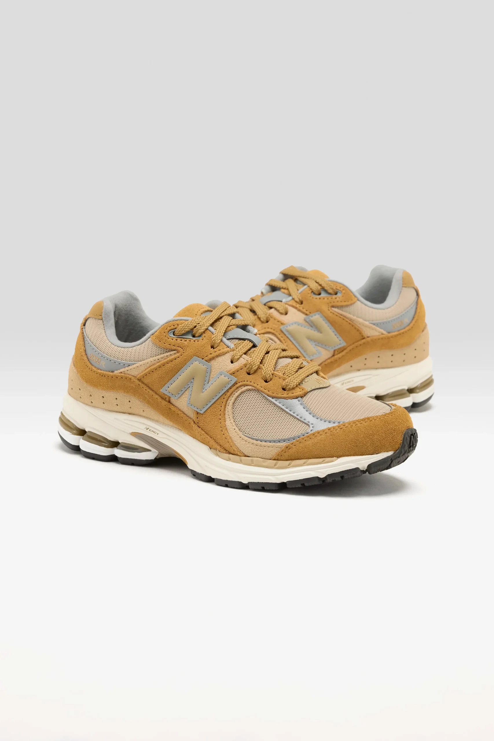 new_balance_r_for_women_2.webp New balance 2002R for Women