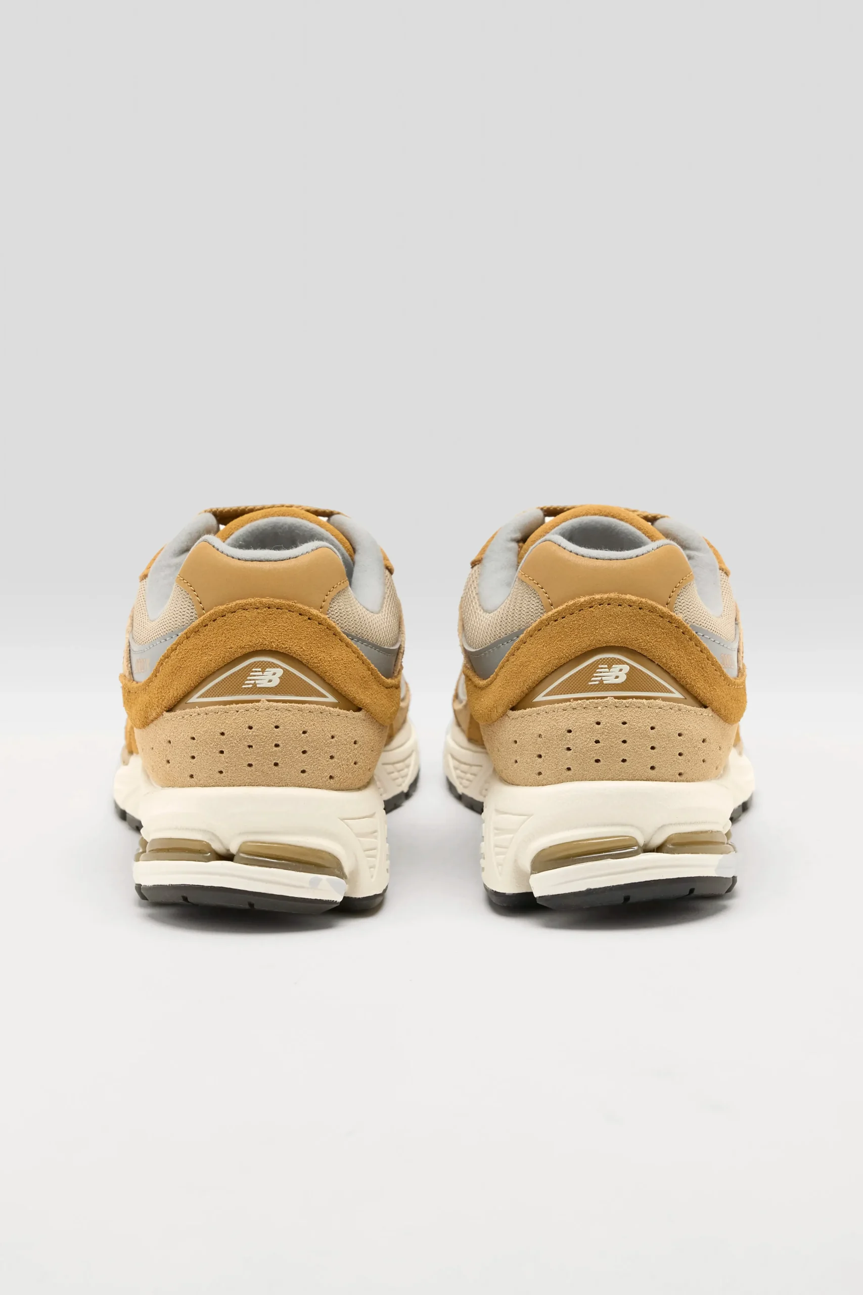 new_balance_r_for_women_5.webp New balance 2002R for Women