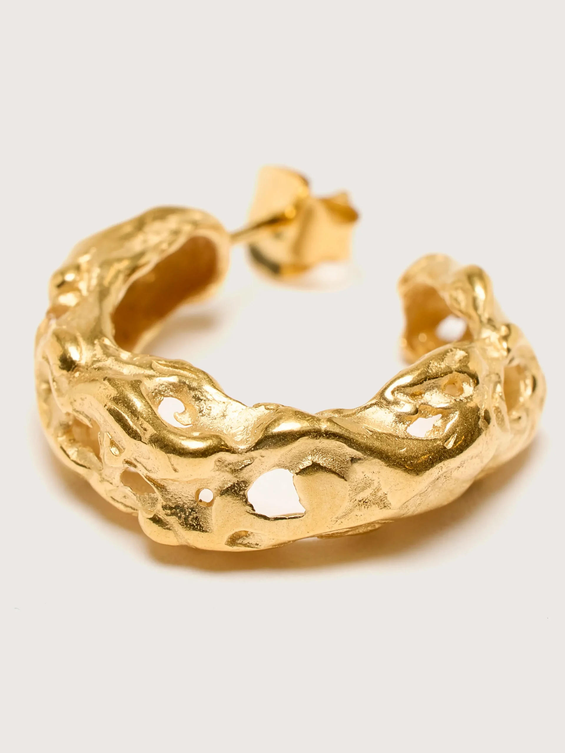 simuero_cabo_gouden_oorbe_2.webp Simuero Cabo en oorbellen