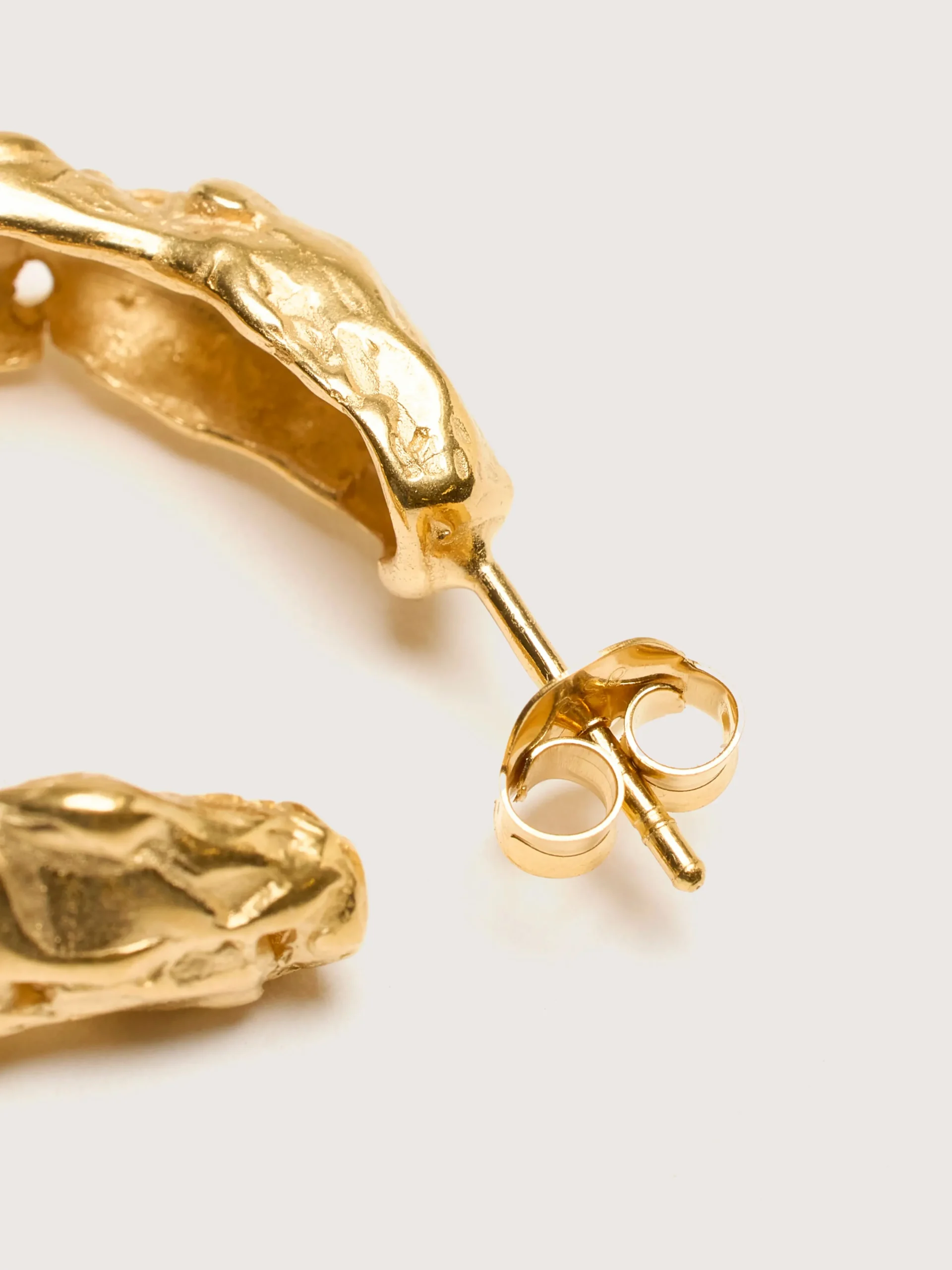 simuero_cabo_gouden_oorbe_3.webp Simuero Cabo en oorbellen